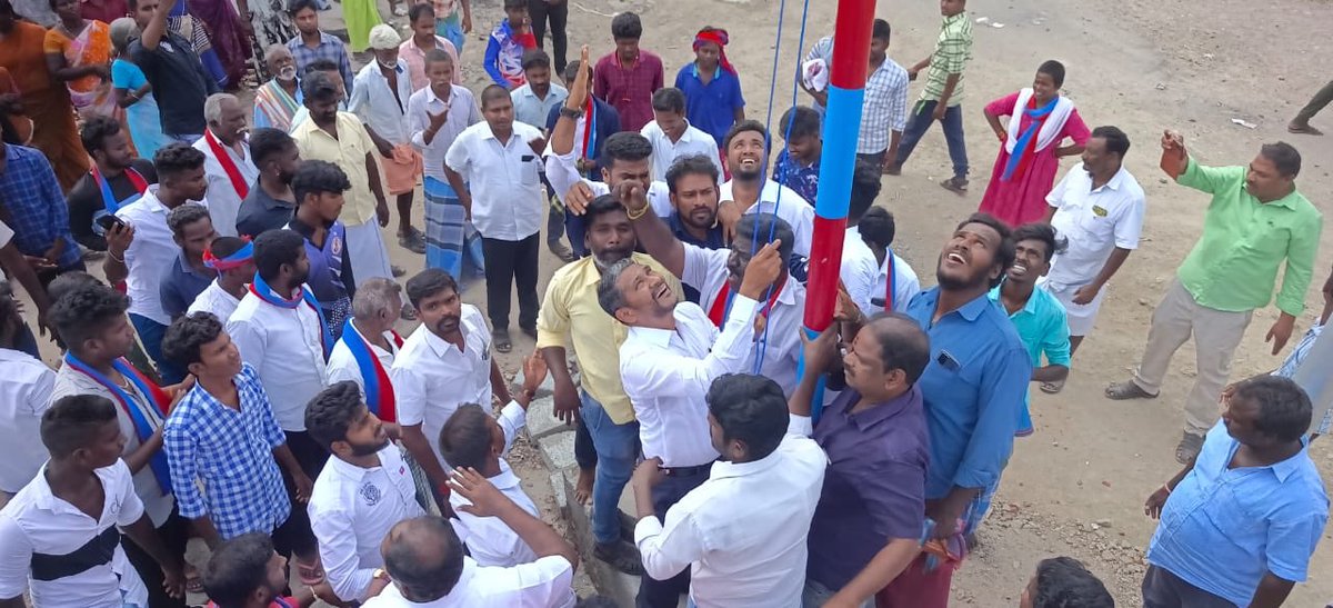 PugazhendhiMp's tweet photo. 100 ஆண்டு காலமாக என் சமூக மக்கள் மீது திணிக்கப்பட்ட தீண்டாமையை 1 வருட போராட்டத்தில் தகர்த்தி  வரலாறு படைக்கப்பட்டுள்ளது
#Thirumavalavan #Vanniyarasu
#VCK #Vckmedia https://t.co/xcxWLScs1v