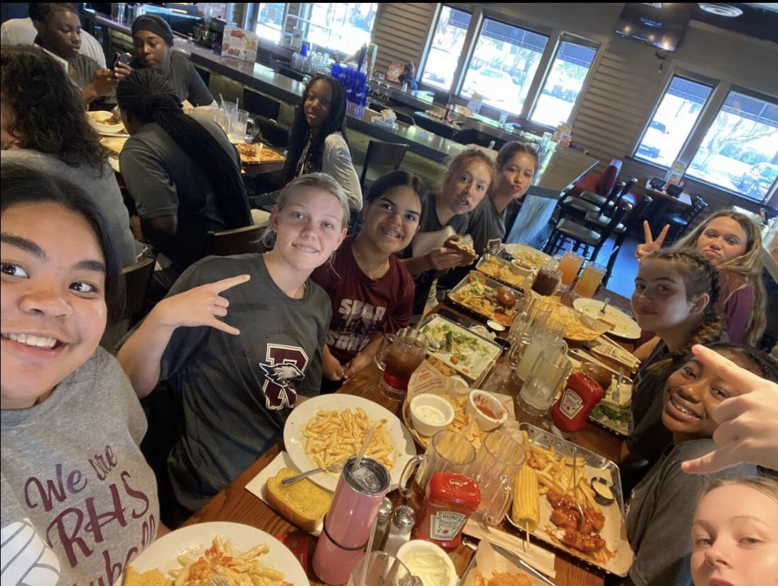 RHS_EagleVBALL's tweet photo. S/o to our JV team this weekend as they ended the GISD JV Tournament winning 1st in Silver 💪🏾 🥈
Way to end the tournament Season strong JV ❤️🦅 @CoachSandersRHS @gisd_athletics @RHS_Eagles https://t.co/NpYzzVQH6B