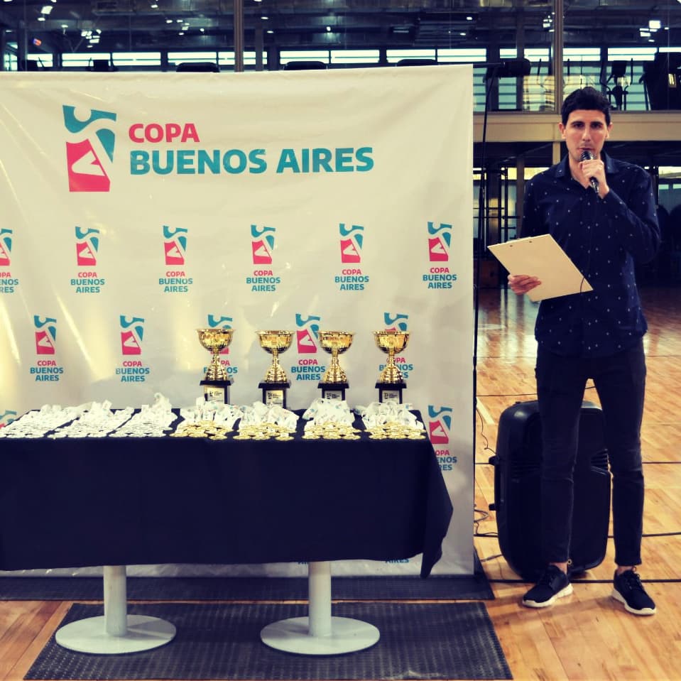 GeraLorenzo's tweet photo. Presentación y entrega de premios en la #CopaBuenosAires de la mano de @DeportesGBA en el #DowCenter. Se definieron los campeones provinciales que van a los Juegos Nacionales Evita. https://t.co/cpk1DJl5Ga
