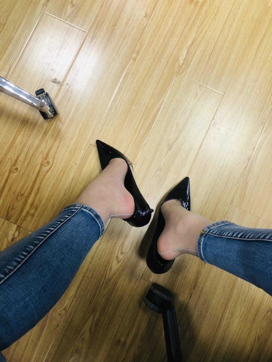 发现这双裤里丝有啥秘密了吗？ https://t.co/16JZj7rqXX