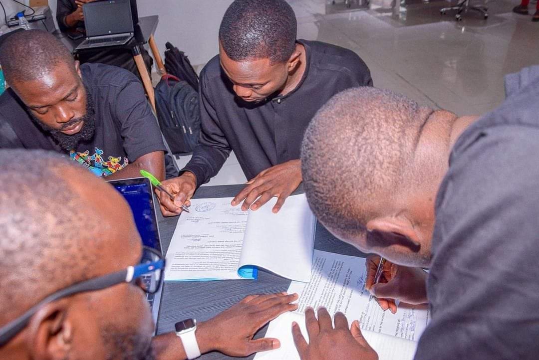 EveafriqueNews's tweet photo. Stand up Comedian from Bayelsa State, MC Monica bags an ambassadorial deal with Bayelsa based tech company, Astro Soft.
Congrats MC Monica, Eveafrique Community Celebrate you 🥳
#eveafriquenews #portharcourt #bayelsastate #mcmonica #astrosoft #entertainment #comedy https://t.co/edehOzm7Wy