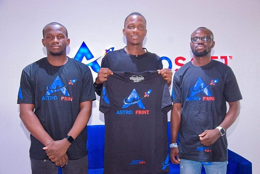 EveafriqueNews's tweet photo. Stand up Comedian from Bayelsa State, MC Monica bags an ambassadorial deal with Bayelsa based tech company, Astro Soft.
Congrats MC Monica, Eveafrique Community Celebrate you 🥳
#eveafriquenews #portharcourt #bayelsastate #mcmonica #astrosoft #entertainment #comedy https://t.co/edehOzm7Wy