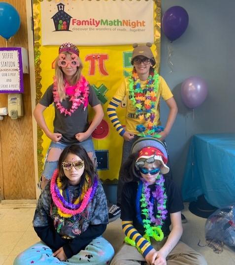 FamilyMathNight's tweet photo. Family Math Night Selfie Station! A HUGE hit!  #familymathnight #mathnight #selfiestation https://t.co/XNruLTgMs6 https://t.co/DnIQmurgog
