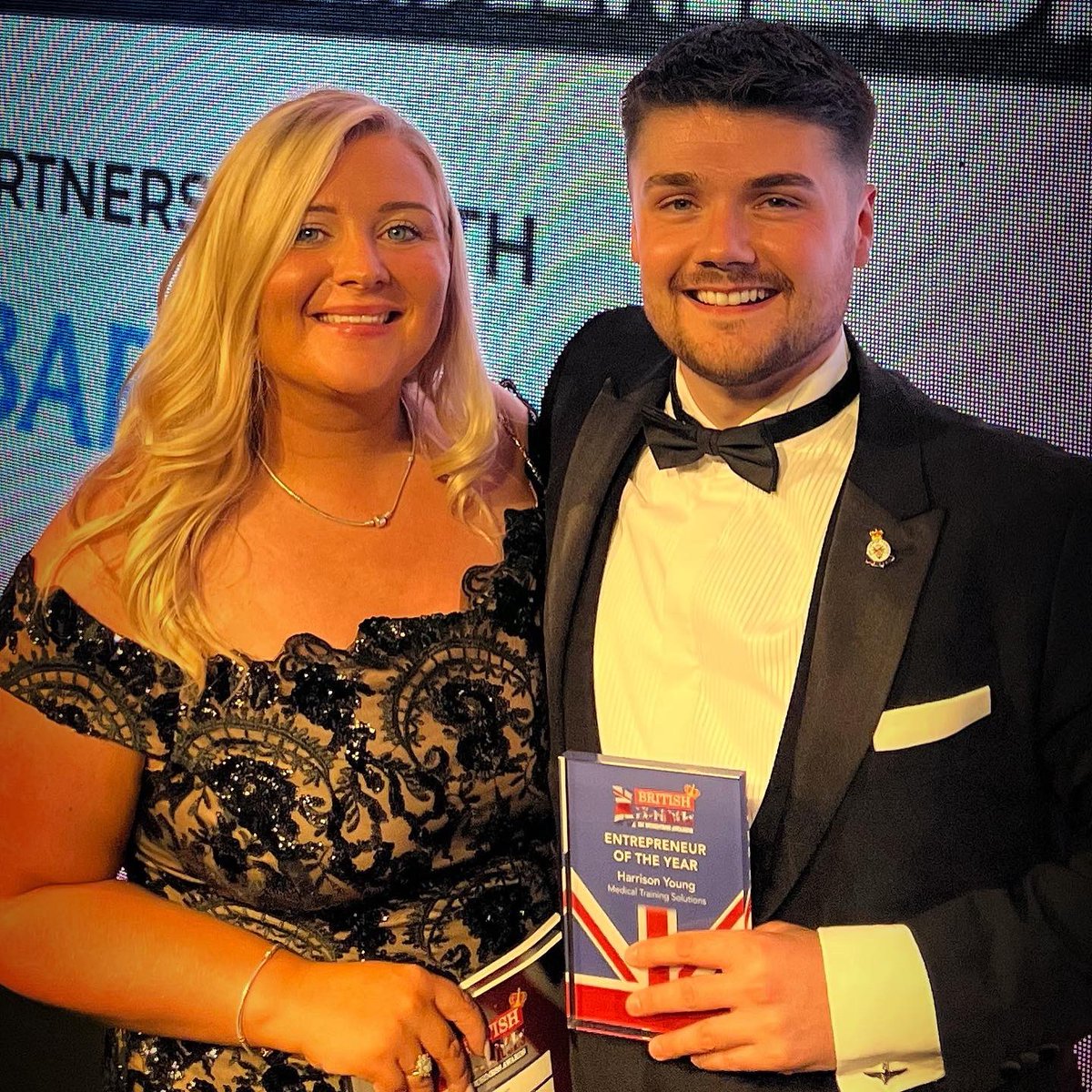 hypara999's tweet photo. Very humbled to be awarded 'UK Entrepreneur of the Year' at the @exforcesawards held in Mayfair, London 🏆

To make the shortlist was an incredible achievement for me at 28, but to win was a dream come true ✨

#exforcesinbusiness #entrepreneur #paramedic https://t.co/DgfJlPoOq4