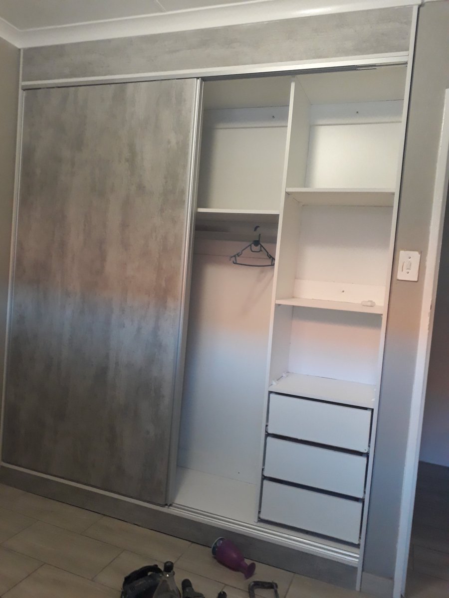 solomonsodrigo7's tweet image. For all your carpentry work ...we available in polokwane 🛠🤘... DM