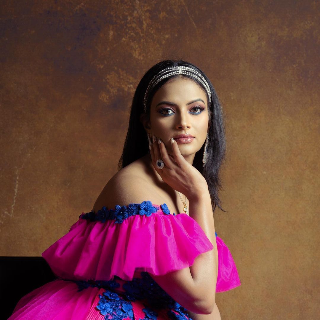 lumix_india's tweet photo. Full of grace, full of charm and ready to inspire.
Credits: P V Subramanian
Camera: #LumixS1R
#MotionPicturePerfect #LumixIndia #portraitphotography #FullFrameUncompromised #portrait #fashionphotography #Fashion https://t.co/hCtQa1Az1z
