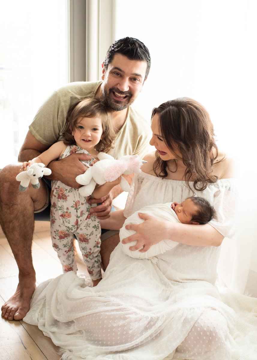 KimForresterPh's tweet photo. THIRD session for this family, how heartwarming is this image? They were genuinely enjoying themselves here, which makes it an extra special moment to capture and cherish.
-​​​​​​​​
#thisisfamily #familyphotos #photographyisart #familygoals #makemoments #mobilestu https://t.co/5vEl7I10CS
