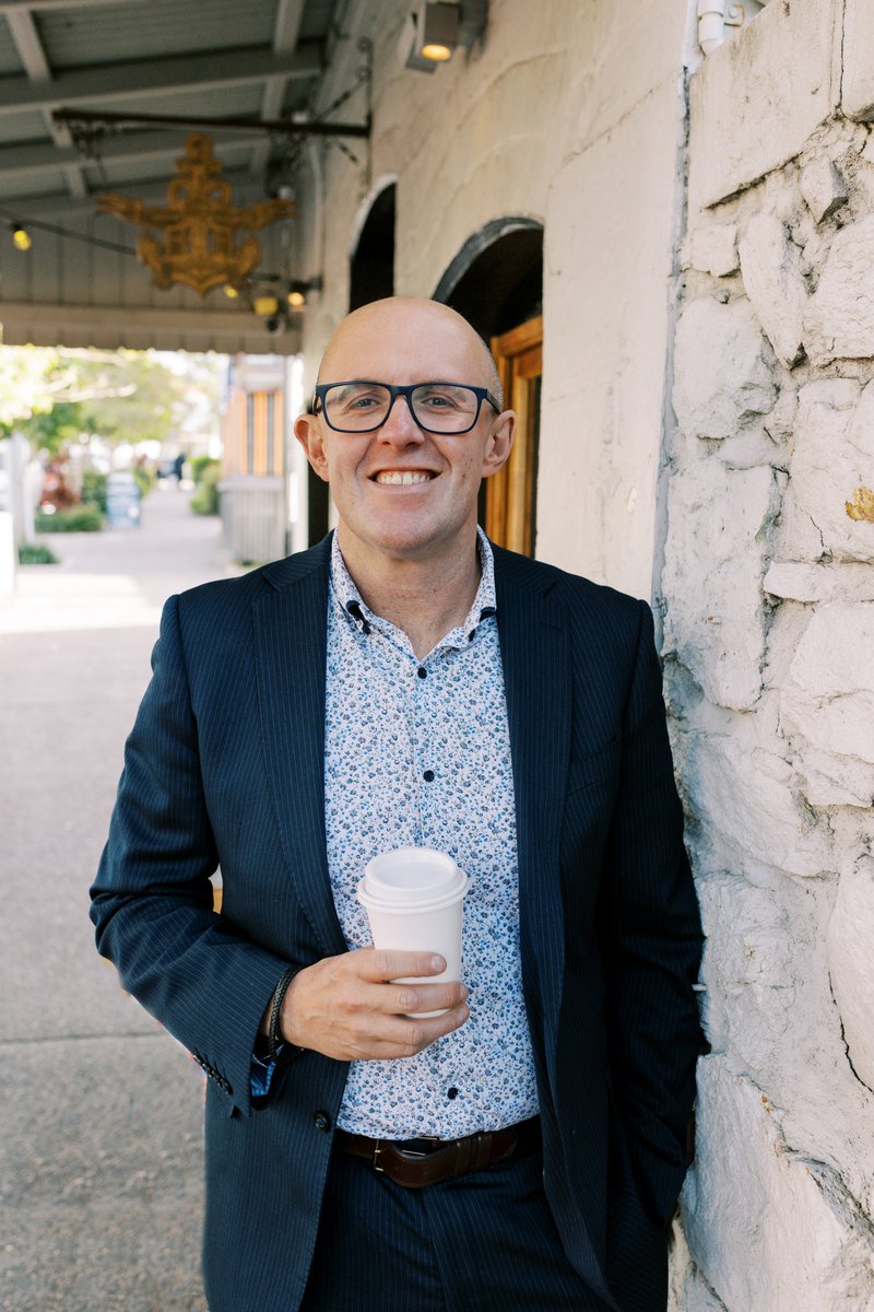 successwcc's tweet photo. We hope you are enjoying our Success Won’t Come Calling podcasts! If so, we'd like to invite you to follow our host @Simon_Gibson_.
 
If you are a business leader who enjoys conversations about growth, disruption, change or challenge then you are sure to enjoy Simon’s show. https://t.co/BXQb38pFV9