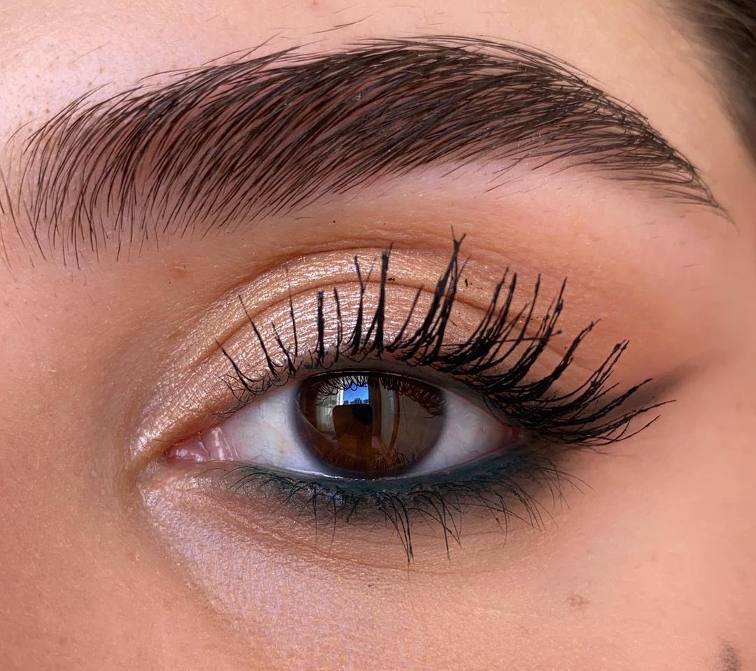 Snake eye 🐍🐍🐍                           Credit: @selinayceli #eyeshadow #bestmakeupproducts #tutorials #video #bestmakeupever #eyeliner #fashion #makeup