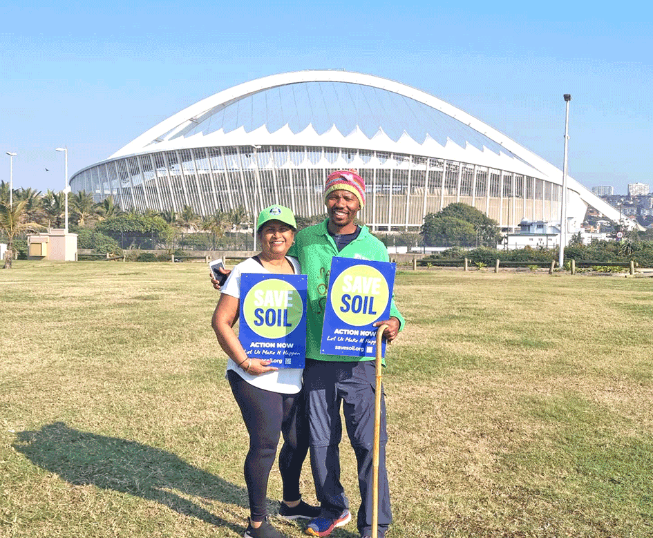 phxtabloid's tweet photo. 10 000km walk sparks interest

Full story here https://t.co/vLzmGvNxTI

#phoenixtabloid #tabloidnewspapers #communitynews #environmentalist #SaveSoil #10000kmwalk #Palmview https://t.co/6vCmOPSxsV