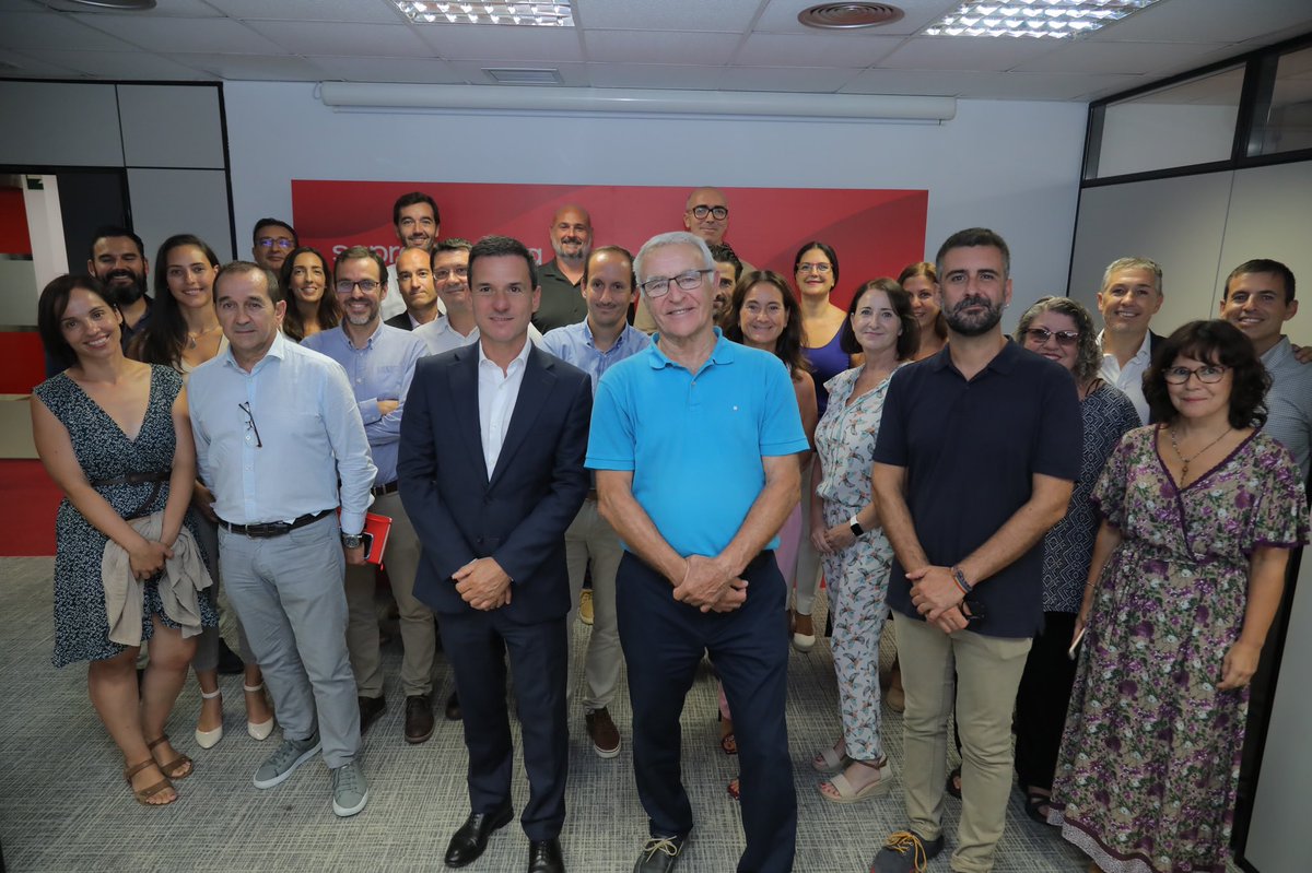 perefuset's tweet photo. El sector tecnològic és cada dia + estratègic per a #València. Una oportunitat de creació de riquesa, llocs de treball i atracció de talent. Anem per bon camí. Hui ho hem comprovat en la visita de @joanribo a la seu valenciana de @SopraSteria_ES amb molts projectes Made In VLC. https://t.co/fwFUvQacXO