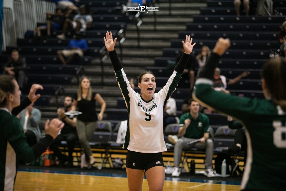 EMUVolleyball's tweet image. 𝘼𝙡𝙡-𝙏𝙤𝙪𝙧𝙣𝙖𝙢𝙚𝙣𝙩 𝙏𝙚𝙖𝙢 🏆

Mood when freshman Emma McMahon gets named to the DePaul Invitational's All-Tournament Team! 😎

#EMUEagles | #OTM 🦅