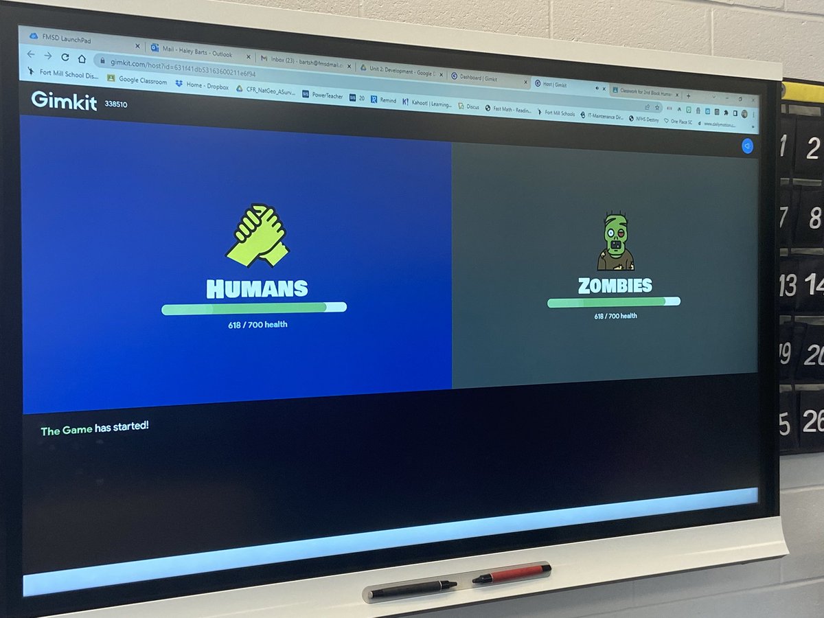 Hwbarts2's tweet photo. Close battle so far in my 2nd Block! @gimkit @NaFo_Falcons https://t.co/bTI0i3p85d