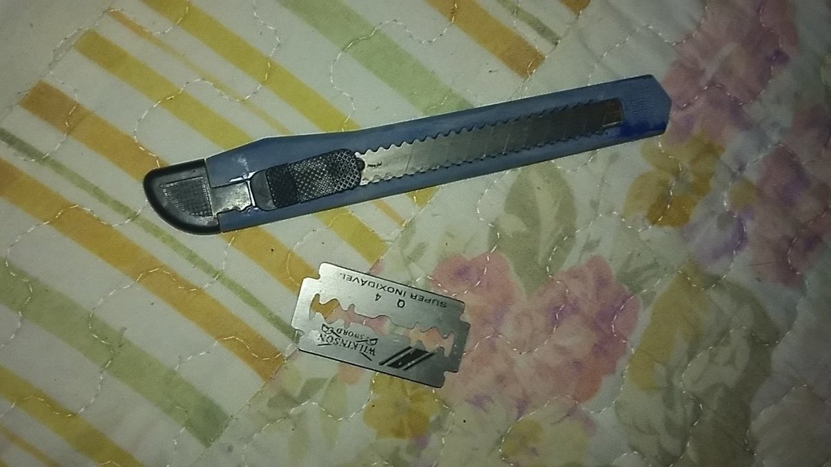 i2KNIVES_'s tweet photo. ostentação $htwt https://t.co/SEiDdhRuzw