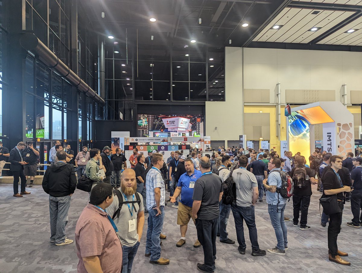 DigitalWayGroup's tweet image. Getting ready for the show ! @IMTSchicago 
#ToolMonitoring
#WattPilote