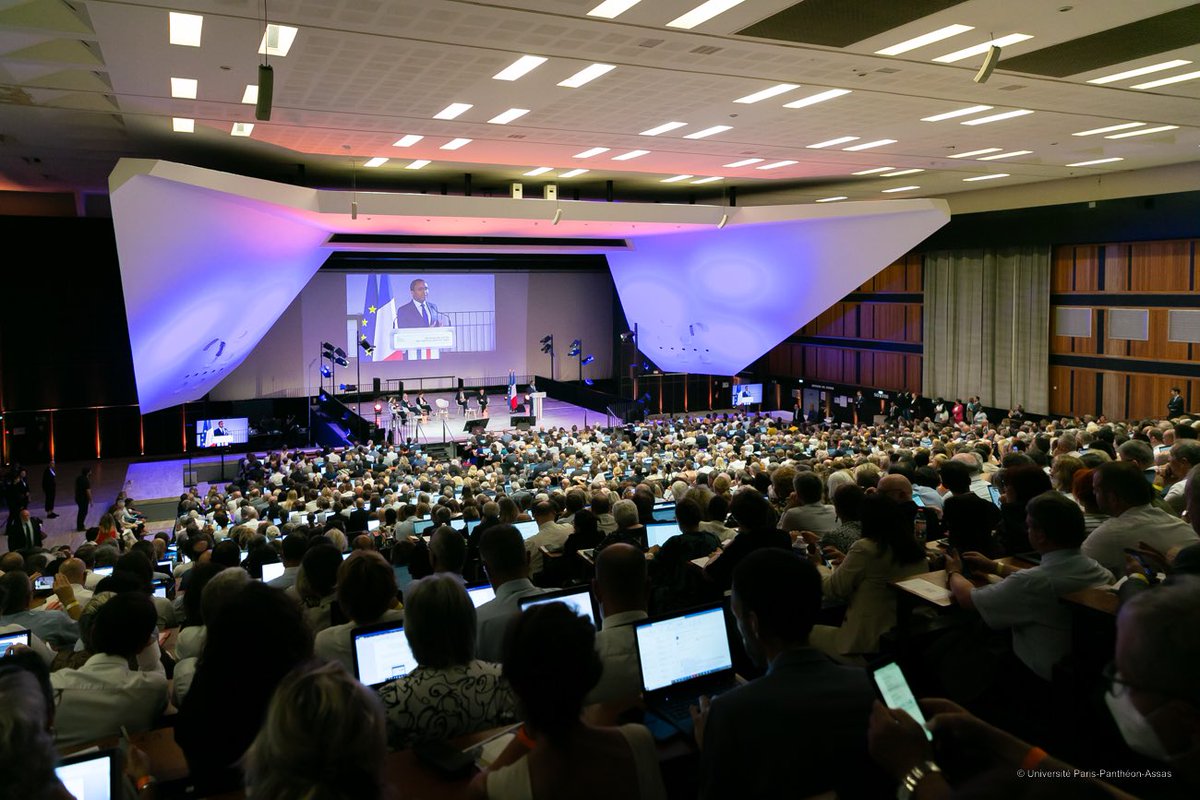 Honoré d’accueillir le ministre de l’EN, <a href="/PapNdiaye/">Pap Ndiaye</a>, à l’occasion du séminaire de rentrée des cadres du 1er degré. 1700 Recteurs et inspecteurs réunis dans le Grand Amphi de <a href="/AssasUniversite/">Panthéon-Assas université</a> pour une riche journée de réflexion et d’échanges. <a href="/education_gouv/">Ministère Éducation nationale</a>
