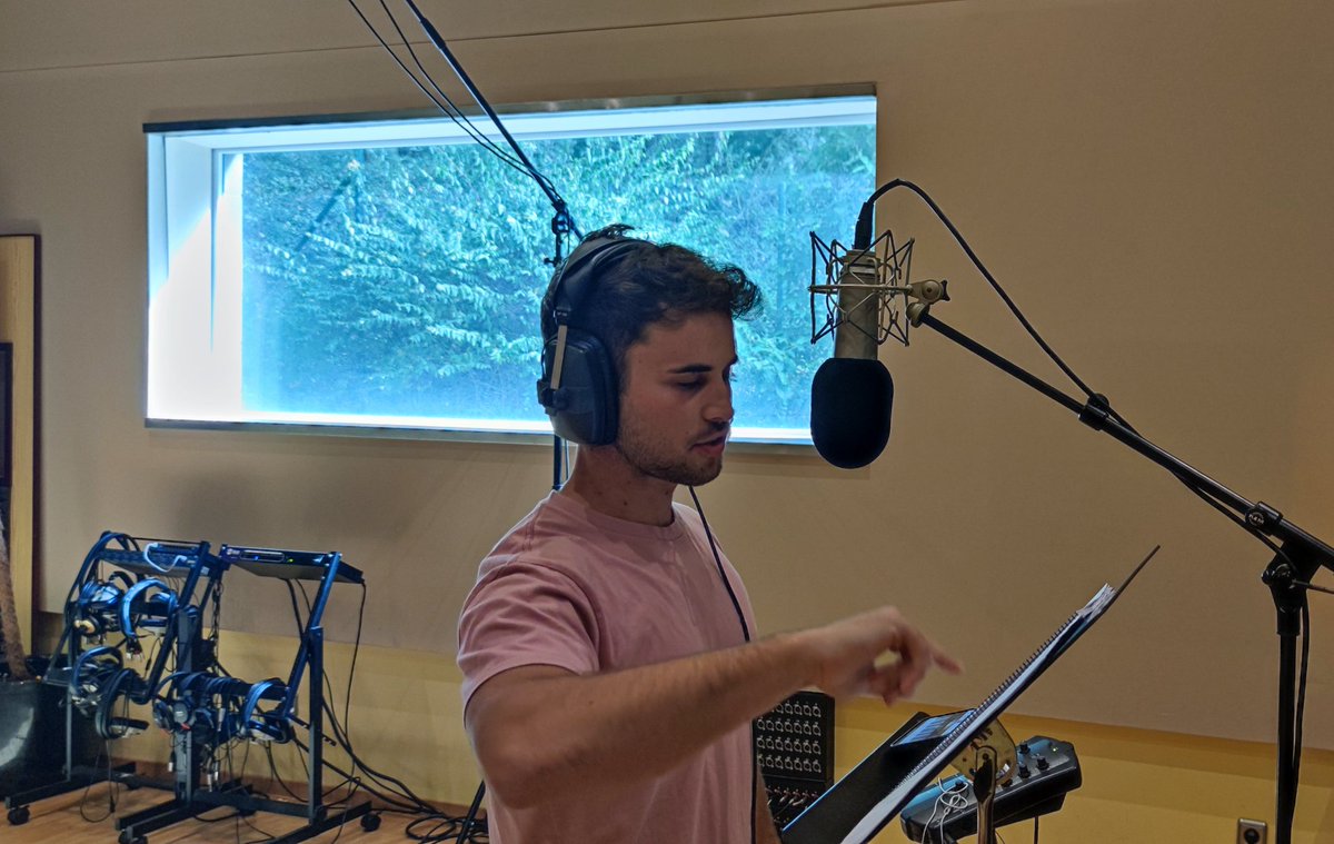 Seguim amb l'enregistrament del nou projecte, avui amb en Joan Garrido.

Emociona't amb la SCCC • Himnes del Cor ❤️
25, 26 i 27 de novembre a l'Auditoei de Girona. Entrades 👇🏼👇🏼👇🏼
gironacultura.koobin.com/emocionatambla…