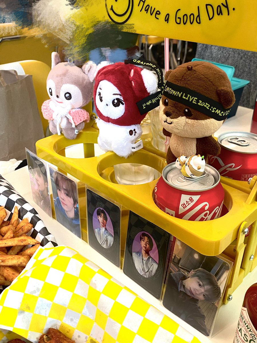 S2_he2's tweet photo. "이게 너네들 밥이닝?!"
    ㄴ네, 개존맛탱이엿습니다. 
          특전도 너무 이뻣어요ㅜㅜ !!

#자_찍어_치즈버거
#I_WANTANDLOVEYOU_MORE https://t.co/nJyBJgmIN0