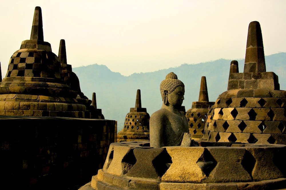 Your guide to the must-see temples in #Indonesia - thebbbook.com/must-visit-tem…