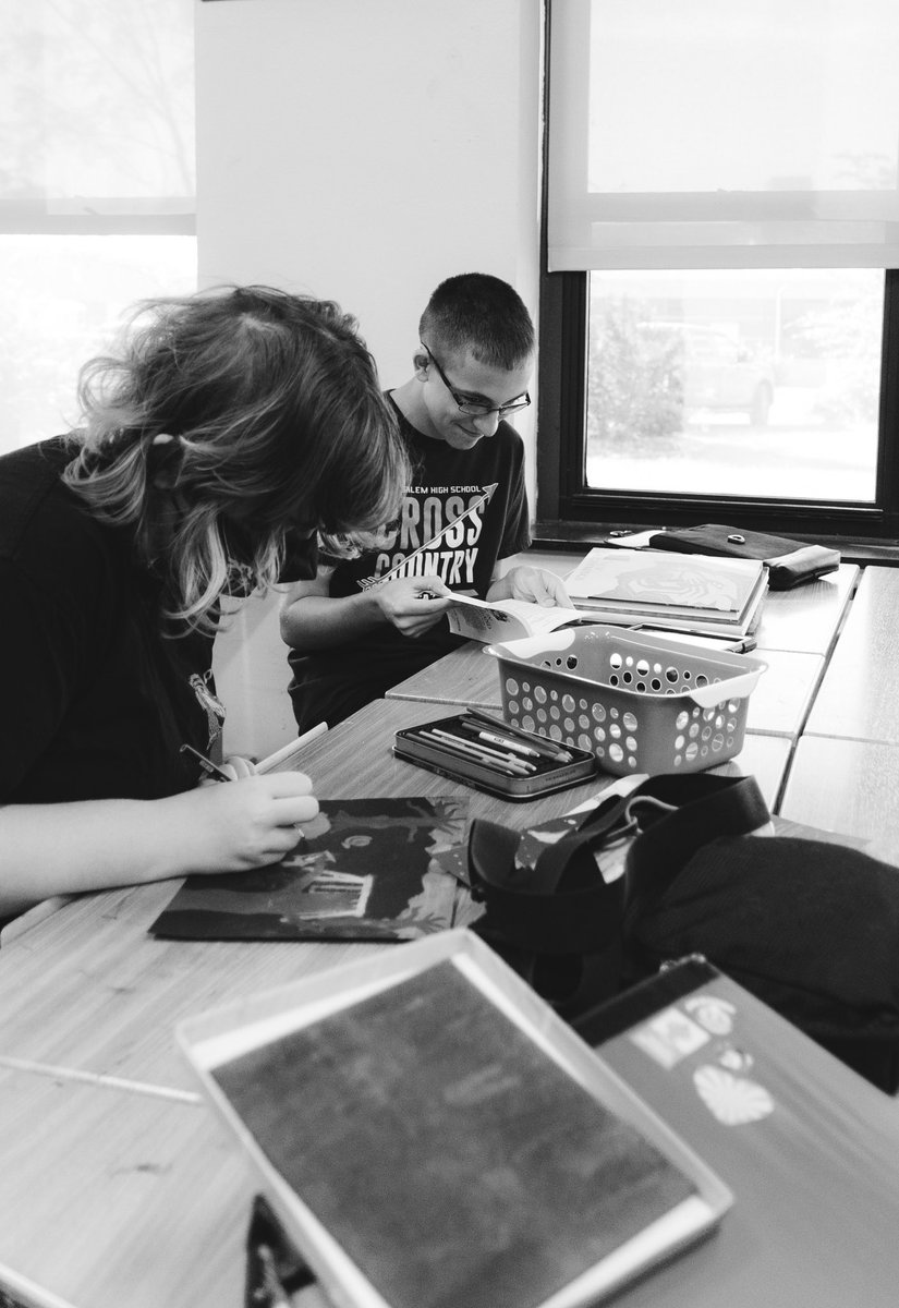 ayveerandolph's tweet photo. Tapping on all this talent. The #AdvancedArt class and #ArtClub are currently collaborating on a large-ish project. Stay tuned! #salemwildcatpride https://t.co/uOdJKYVtIr