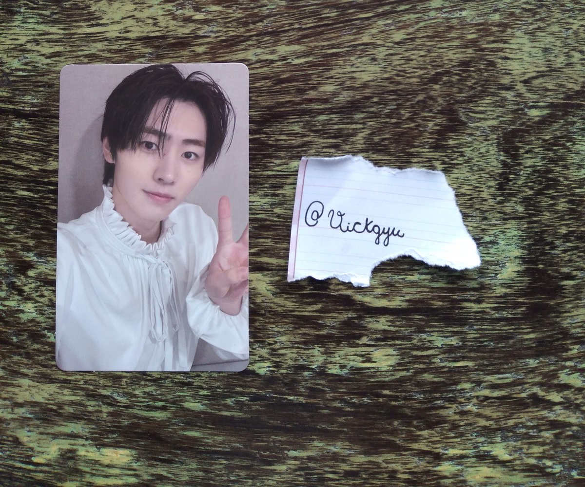Vickgyu's tweet photo. VENDO 

-ˋˏSunghoon→dimension answer yetˎˊ-
R$40
•frete incluso
•tenho feedback
•pagamento por pix https://t.co/RWOS9bzHBM