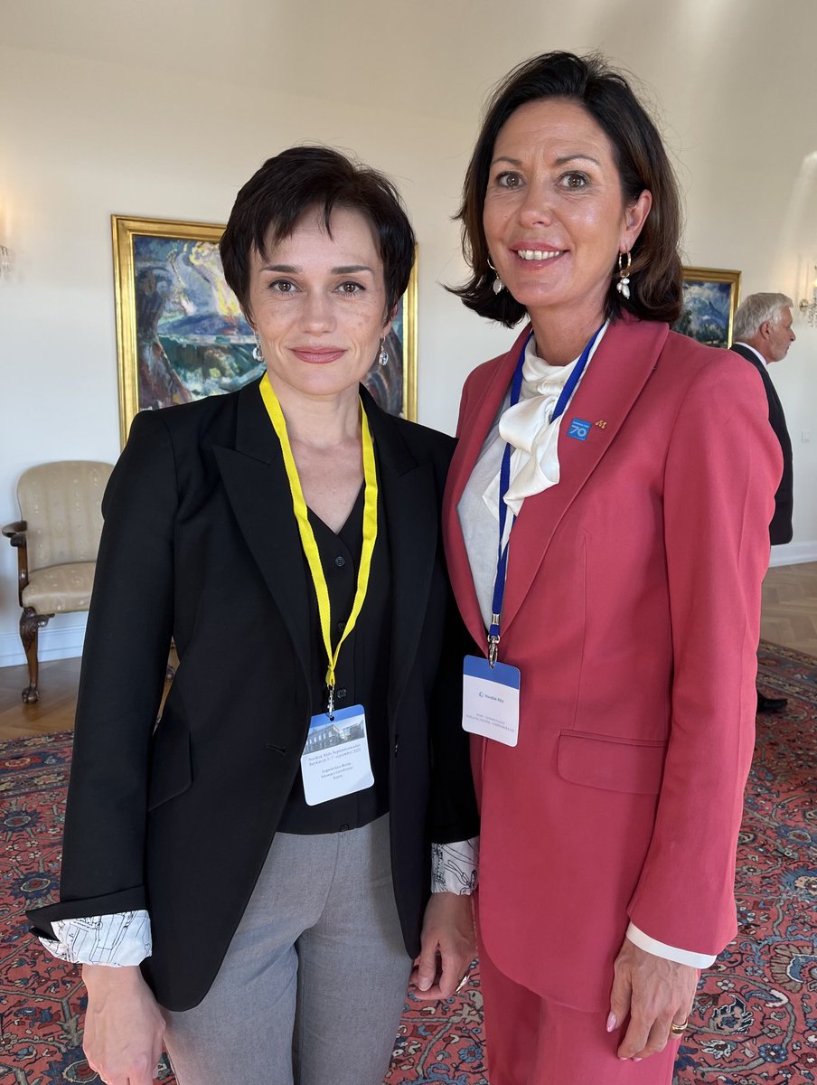 Concentrated women’s power in a few pictures. So honoured to be in such a distinguished company! ⁦<a href="/thordiskolbrun/">Þórdís Kolbrún Reykfjörð Gylfadóttir🇮🇸</a>⁩ ⁦<a href="/elinaalem/">alem 🇺🇦🏳️‍🌈</a>⁩ ⁦<a href="/lesiavasylenko/">Lesia Vasylenko</a>⁩ ⁦<a href="/LuluRanne/">Lulu Ranne</a>⁩ , Bryndís Haraldsdóttir, ⁦<a href="/inesevoika/">Inese Voika</a>⁩ , Hanna Katrín Friðriksson, and ⁦<a href="/ceciliett/">Cecilie Tenfjord-Toftby</a>⁩