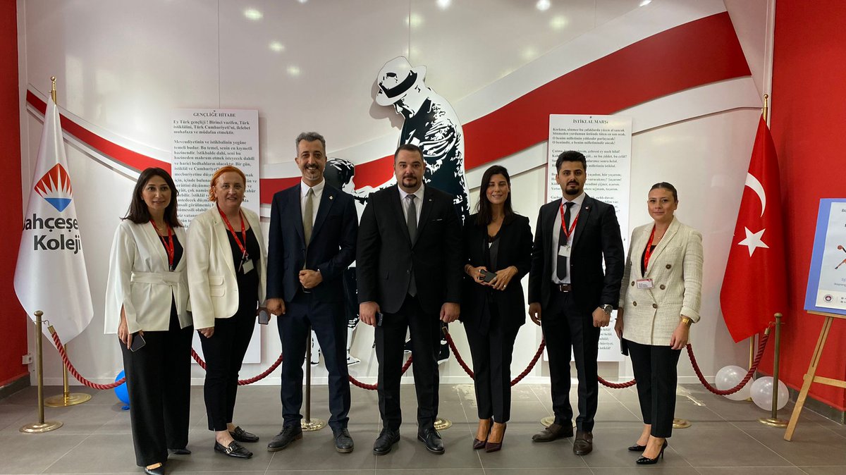 Genel Müdürlük Yabancı Diller Direktör Yardımcısı Sn. Abdülvahap Işık ve İlkokul Koordinatörü Sn. Jermen Kantarcıoğlu, 2022-2023 Egitim Öğretim Yılı açılış törenimize katılarak bizleri onurlandırmışlardır.
@VahapIk3 
<a href="/jermenkantarci/">jermenkantarcioglu</a> 
@TamerrAktas