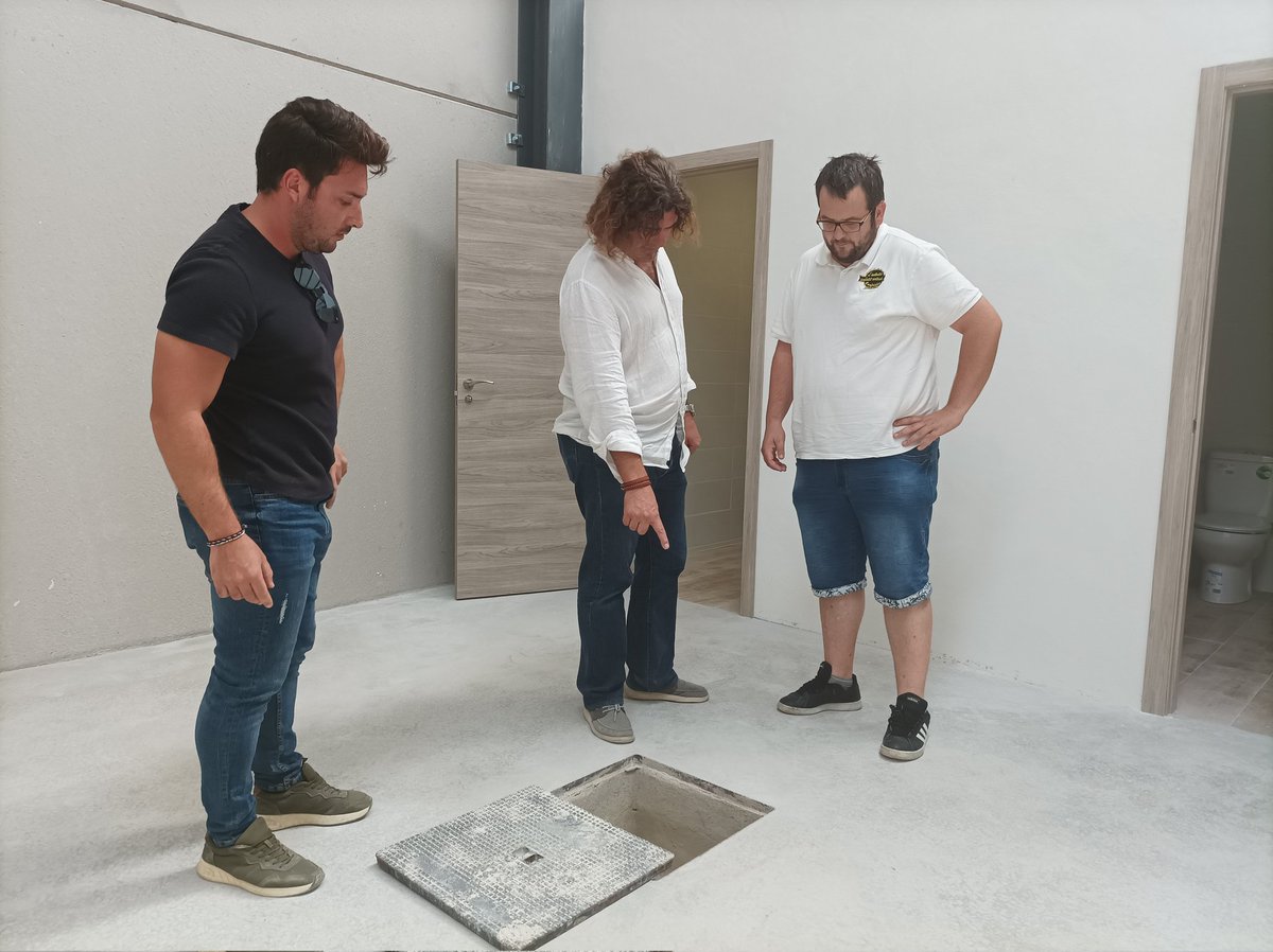RubenPicoES's tweet photo. Finalizados los trabajos de construcción de la nueva NAVE ALMACÉN MUNICIPAL de @confrideslabdet 🏭

Con una superficie de casi 300 m2 y un presupuesto base de licitación de 150.000€, están financiadas al 95% por @dipuAlicante 🤝

#Confrides #LAbdet #ConfridesLAbdet https://t.co/NRQHq3ctes