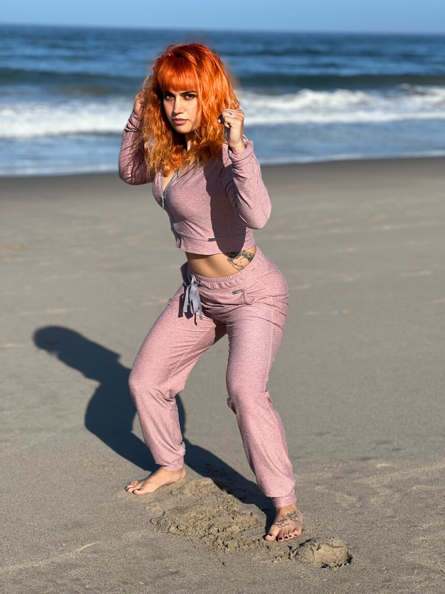 Nicdali's tweet photo. Follow my ass and my martial arts career https://t.co/NoclZHOWOe #nicdali https://t.co/41TnflQrli