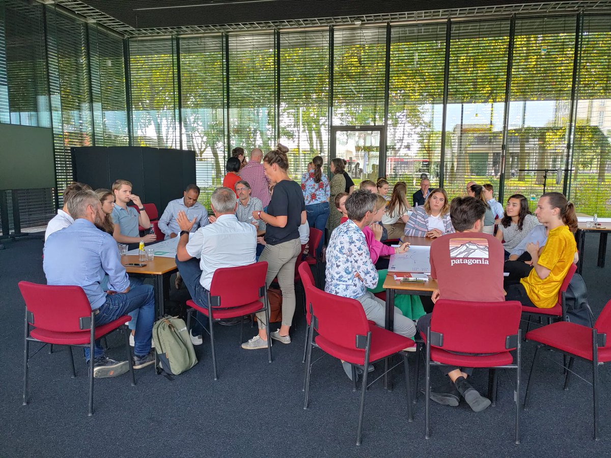 TheGrnVillage's tweet photo. "Ga ik voor zonwering of klimaatregeling?" ๐ค
Tijdens de eerste #KlimaatKwartier kennissessie #Isoleren vs. #Oververhitting ๐ฅต gaan wij in gesprek met experts en stakeholders over dit spanningsveld. #klimaatverandering #klimaatadaptatie @MinBZK @RVO_Duurzaam https://t.co/HLC9BsqVrF