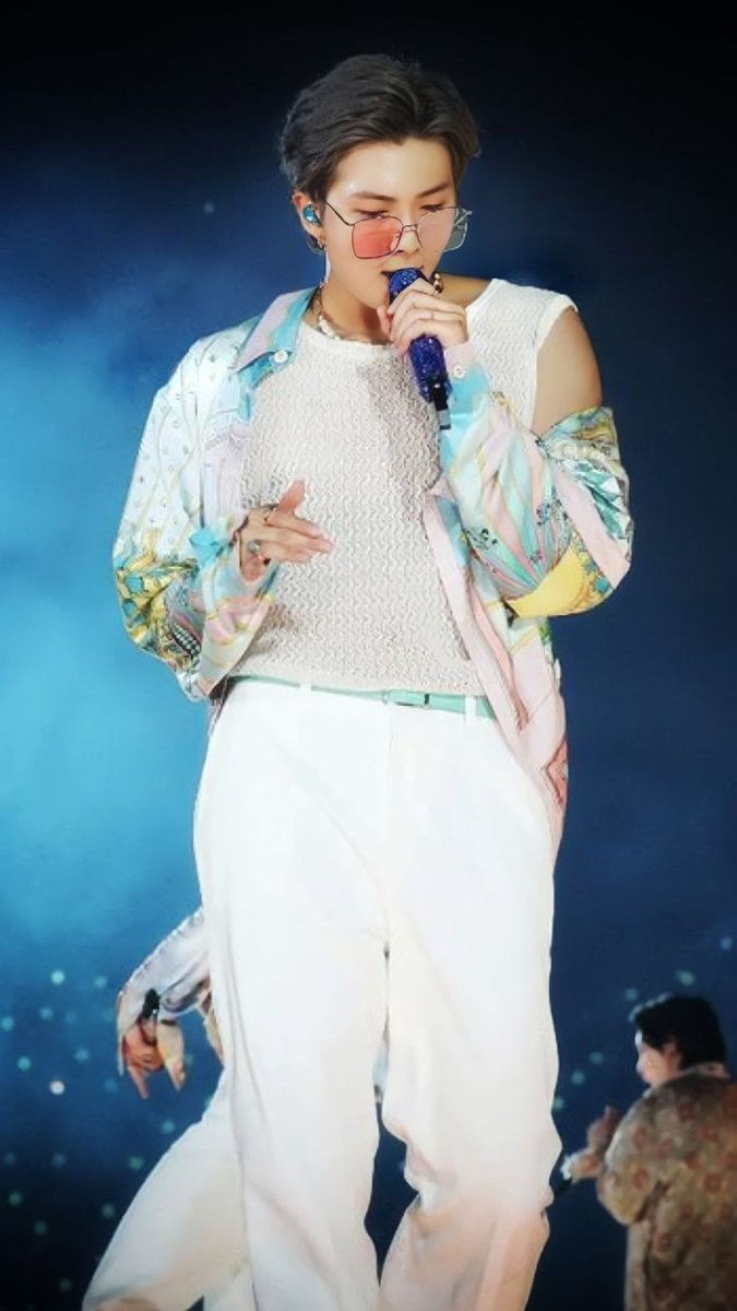 TuAnh_05's tweet photo. #HappyBirthdayNamjoon🥳
#NAMJOONDAY @BTS_twt
Mừng anh sang tuổi 28 Joonie à☺
Hãy mãi hạnh phúc và giữ gìn sức khỏe, đừng để bị sút cân a nhé, nhìn anh đô con ngầu mà đáng yêu lắm... Aaagggghh😳
Hãy để e luôn đc thấy cái má lúm đáng yêu của a nhé😚
김남준 사랑해요💜 https://t.co/Hq8cTBQyve