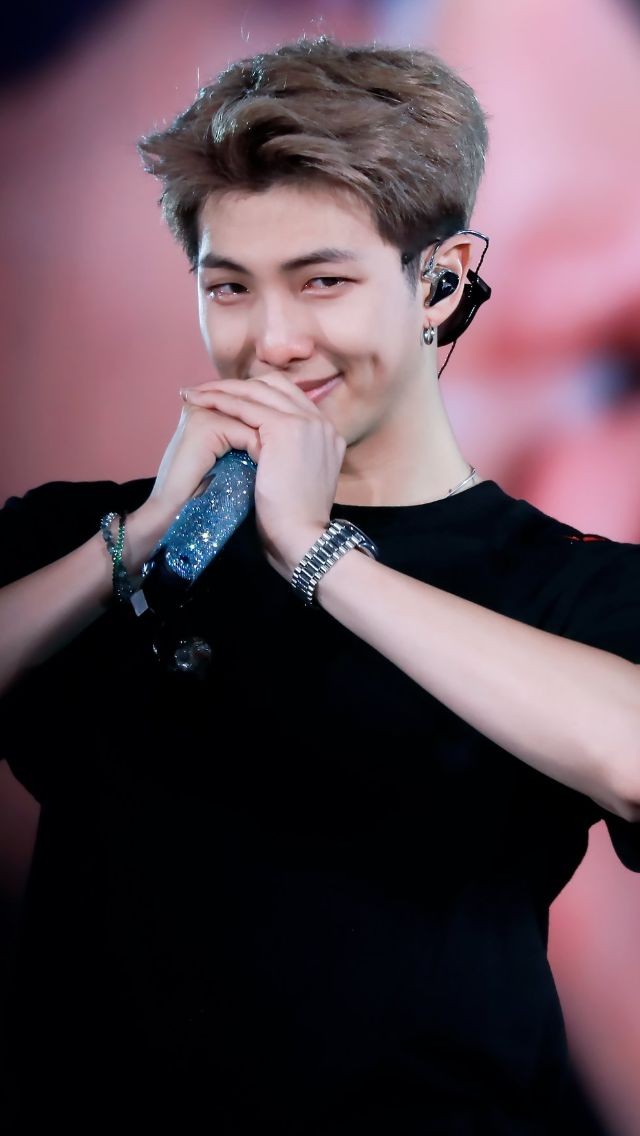 TuAnh_05's tweet photo. #HappyBirthdayNamjoon🥳
#NAMJOONDAY @BTS_twt
Mừng anh sang tuổi 28 Joonie à☺
Hãy mãi hạnh phúc và giữ gìn sức khỏe, đừng để bị sút cân a nhé, nhìn anh đô con ngầu mà đáng yêu lắm... Aaagggghh😳
Hãy để e luôn đc thấy cái má lúm đáng yêu của a nhé😚
김남준 사랑해요💜 https://t.co/Hq8cTBQyve
