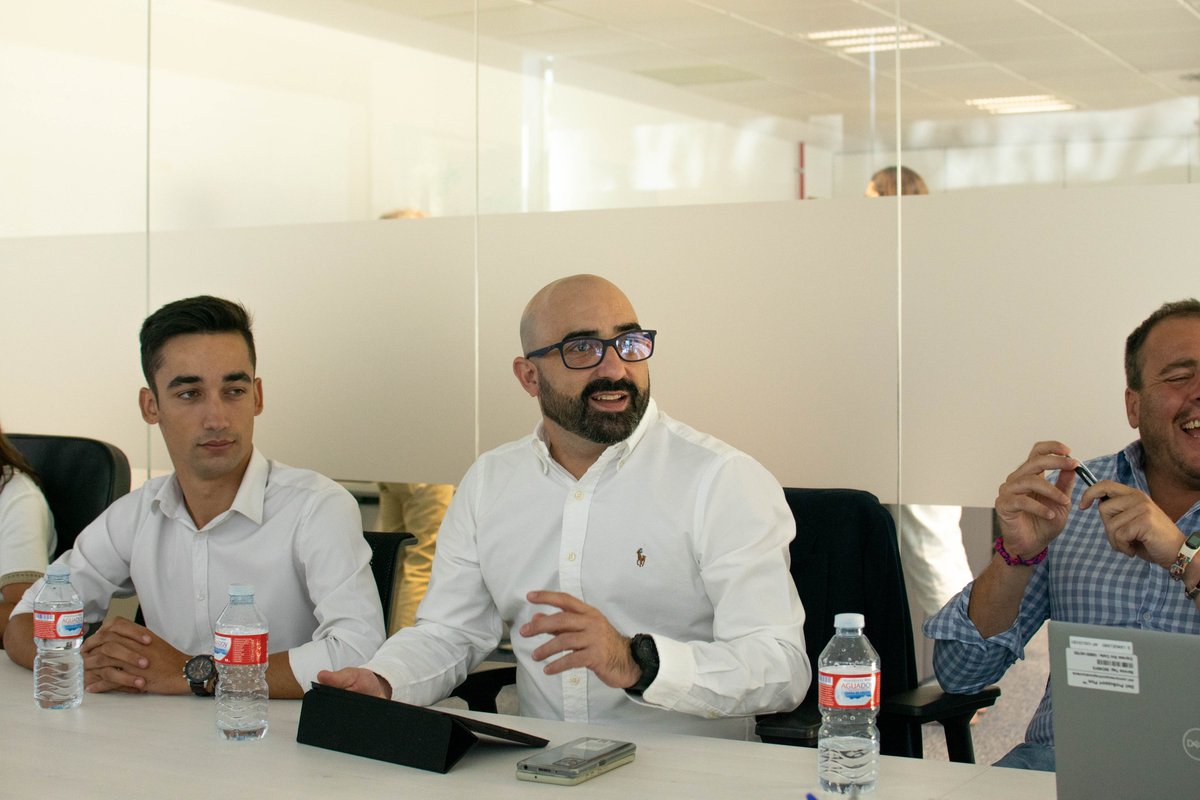 AP_Wireless's tweet photo. After the APW leadership team showed the Spanish team Q2 results, they went on an activity that embodies APWireless' values: the market may be competitive, and that means that we support each other and work shoulder by shoulder! #teambuilding #APWireless https://t.co/38KtqjuOZD