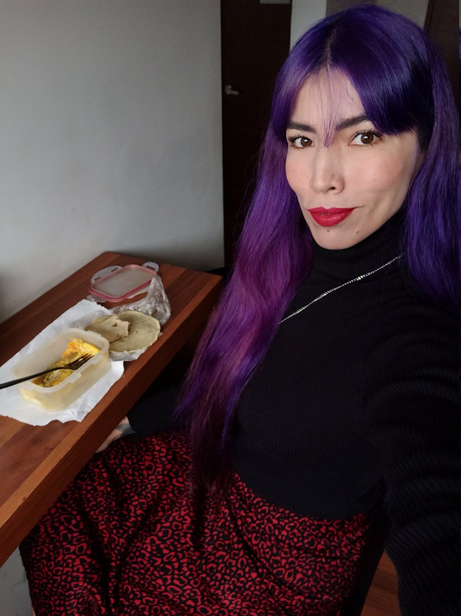 _VanN_y's tweet image. Saludos mis queridos @eltalcha @ruleiro yo aquí en mi desayuno Godinez 🤓 💋 #ElMejorPoderoso