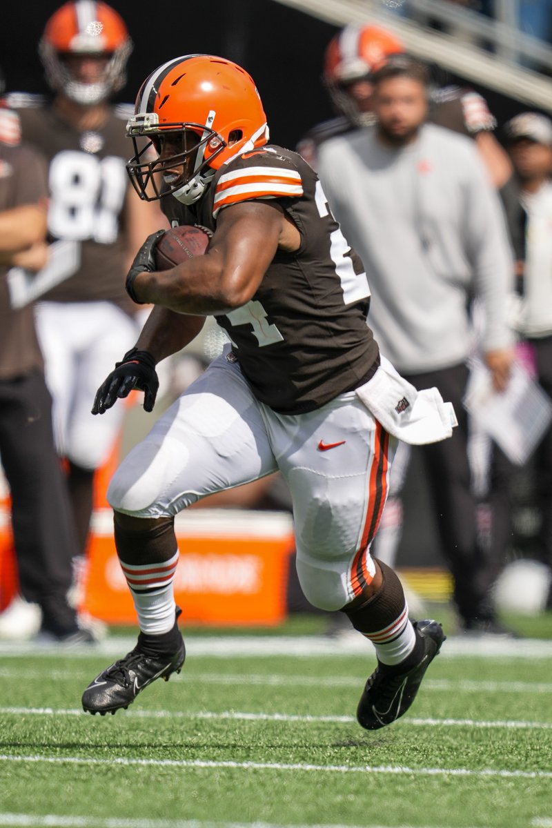 PFF_Fantasy's tweet photo. Nick Chubb: 11 missed tackles forced on runs

Most among all players in Week 1 so far 😤 https://t.co/5F552brrQE