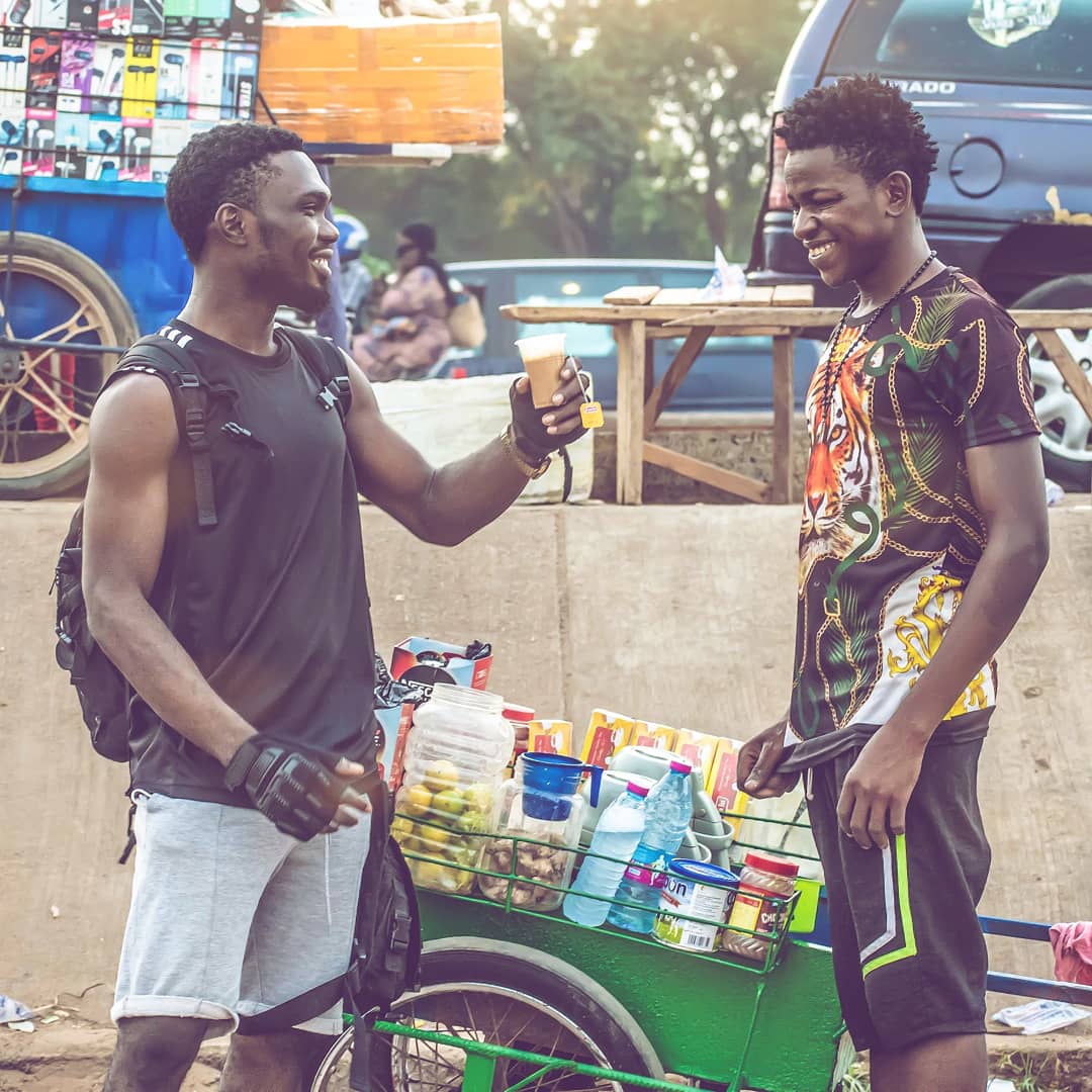 PondoPix's tweet photo. La fabricant de thé, la machine à thé et le buveur de thé😏☕
📸: @DonaldJims1

#StreetPhotography #AfricaCulture #Togo🇹🇬
#PondoPix https://t.co/Pn4lnEbGzI