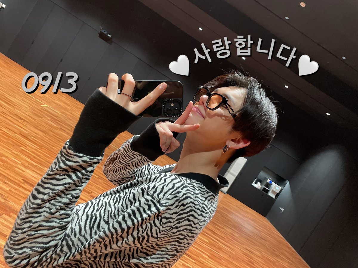 BTS_ARMY_0114's tweet photo. 🦊🖤🦊🖤🦊🖤🦊🖤🦊🖤
🫶🏻HAPPY YEONJUN DAY🫶🏻
ヨンジュンくん愛してるよ。
“永遠に光れ”
#우리일기에새겨질연준이의23살
#OurFirstLoveYeonjun
#OurStarboyYeonjun
#푸른파도에_새겨질_연준이의_가을
#MOAのダイヤモンドボーイ
#TOMORROW_X_TOGETHER
@TXT_members
🦊🖤🦊🖤🦊🖤🦊🖤🦊🖤 https://t.co/zoFbjUPMPJ