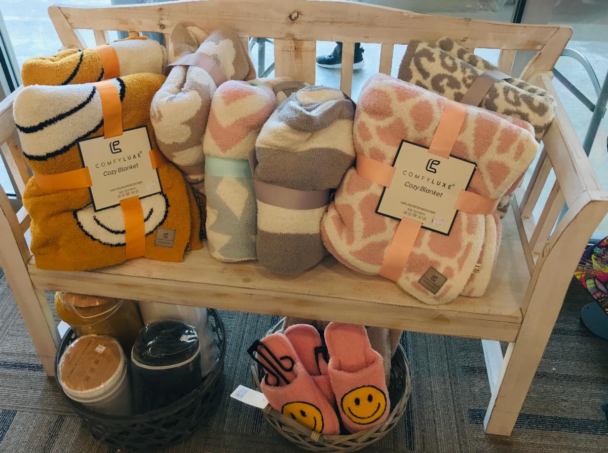 perfectchoice's tweet photo. Need the perfect care package for your college kids? Or a treat for yourself? Check out our cozy blankets and smiley face slippers! https://t.co/6drIIql7K0