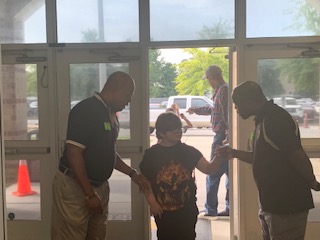 HillpointHusky's tweet photo. The members of Alpha Phi Alpha Fraternity volunteered today to greet our students and welcome them to their second week of school!  #HPLeadersofthepack #BuildingtheBestSPS #secondweekofschool #hillpointhuskies https://t.co/thO4xbSQYw