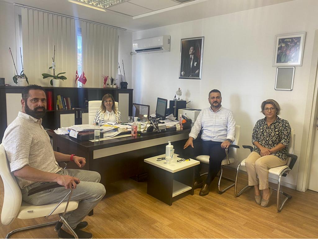 Demokrasi Üniversitesi Rektörü, Prof.Dr. Bedriye Tunçsiper ve Genel Sekreter Dr. Dilek Karaman 'ı makamında ziyaret ettik.