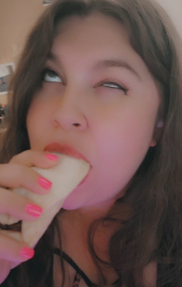 McPatt_Patt's tweet photo. That have too do with communicating in a game!?
#StopSexualizingTacos #dobetter #makeitright #whatswrongwithtacos #xboxproblems #gamerstruggles #unbancupcake #onlyin2022 https://t.co/DSyYmt0bgY