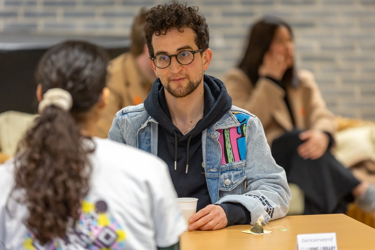 Tot morgen kun je je uiterlijk als basisschool aanmelden voor een Living Library! Want we gaan naar 10 basisscholen dit jaar. Bekijk dan alle informatie en geef je op, uiterlijk 13 september: livinglibrary.nl/opschool.