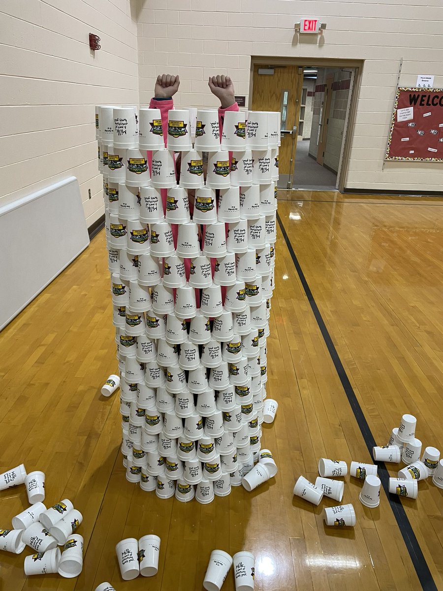 lisapierce5825's tweet photo. Love cup stacking during PE @AtchisonPublic @AESPhoenix https://t.co/HNWTAhGdMW