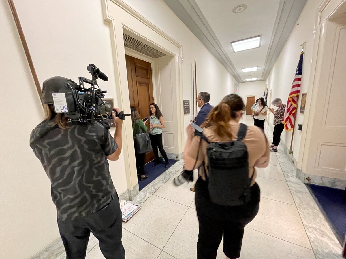 lruskin's tweet photo. Here’s ⁦@MaryPeltola⁩ at the Capitol, doing interviews outside the DY office that will soon be hers. She gets sworn in tomorrow. So for now, no keys! https://t.co/W38fLihGmV