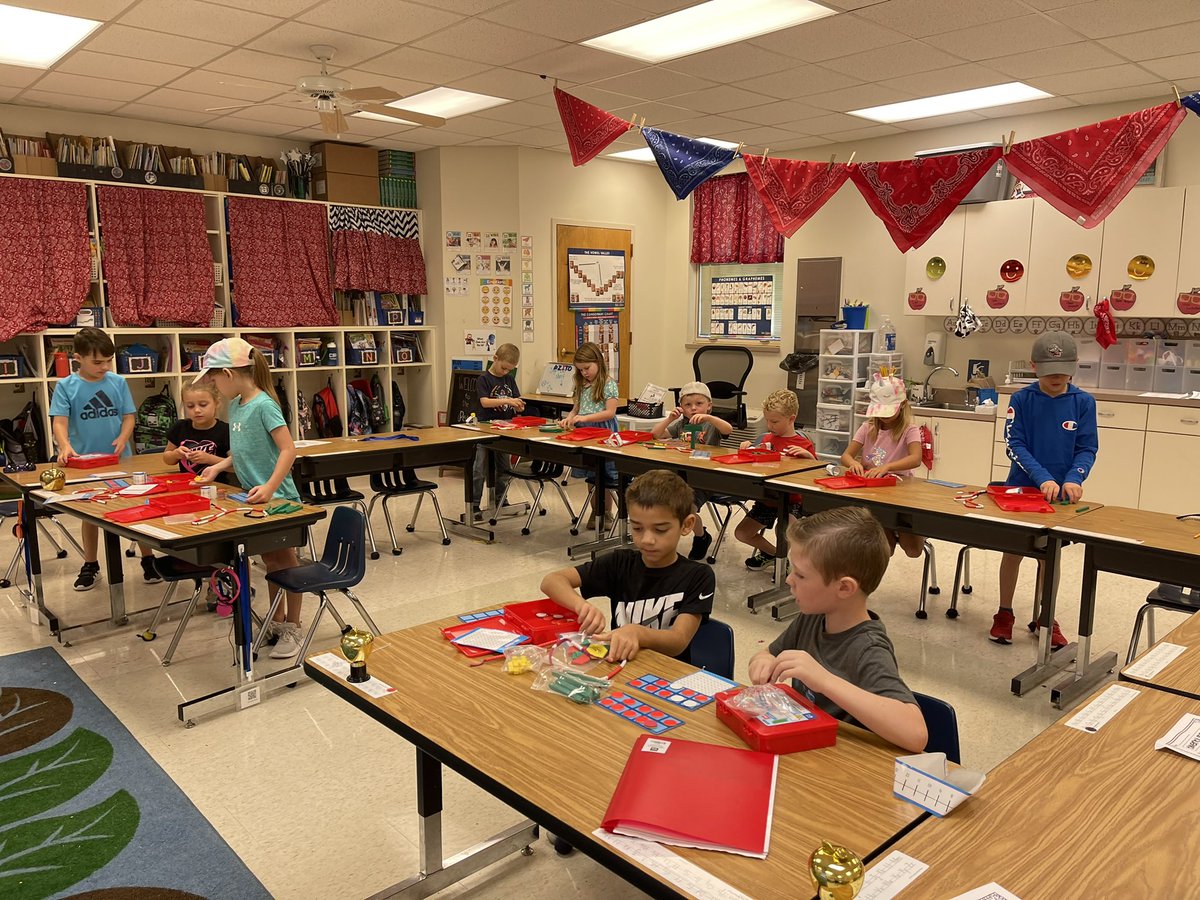 Ponypalsteacher's tweet image. Exploring our math toolboxes! Learning how to use math tools for our mathematical thinking.