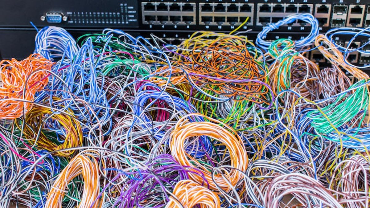 EthernetAllianc's tweet photo. It's #Monday again; what better way to start the week than with a candy-colored helping of #cableFAIL? Look at it this way: at least it's not you having to deal with this. Unless it's your photo. In which case, you have our sympathies: https://t.co/P858kLUl8H @cablingmag #cabling https://t.co/Y6pEulaTqG