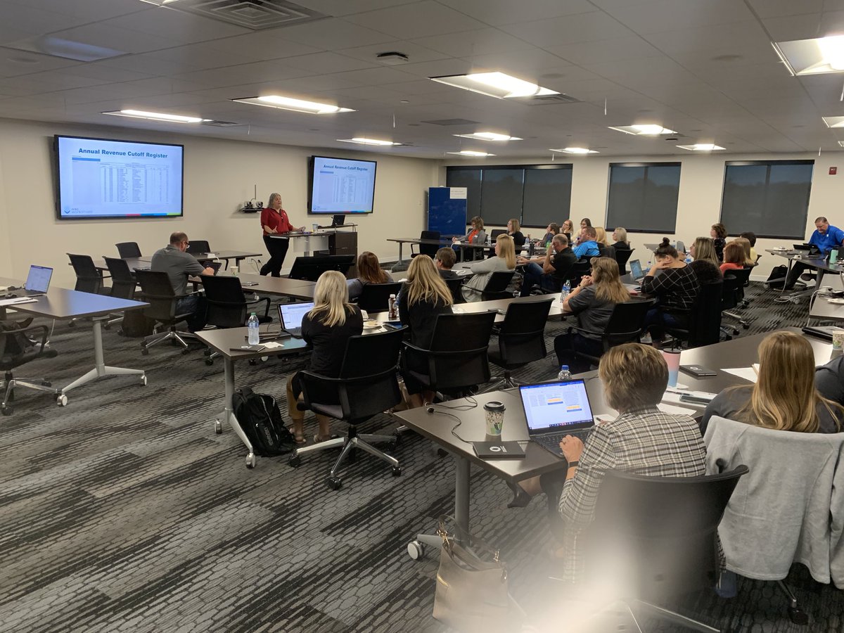 LarryCorder1956's tweet photo. Great to be on the road again visiting with our Iowa Members. Amy Bohannan training Iowa members on Capital Credits!!! https://t.co/mBrmuHAvIX