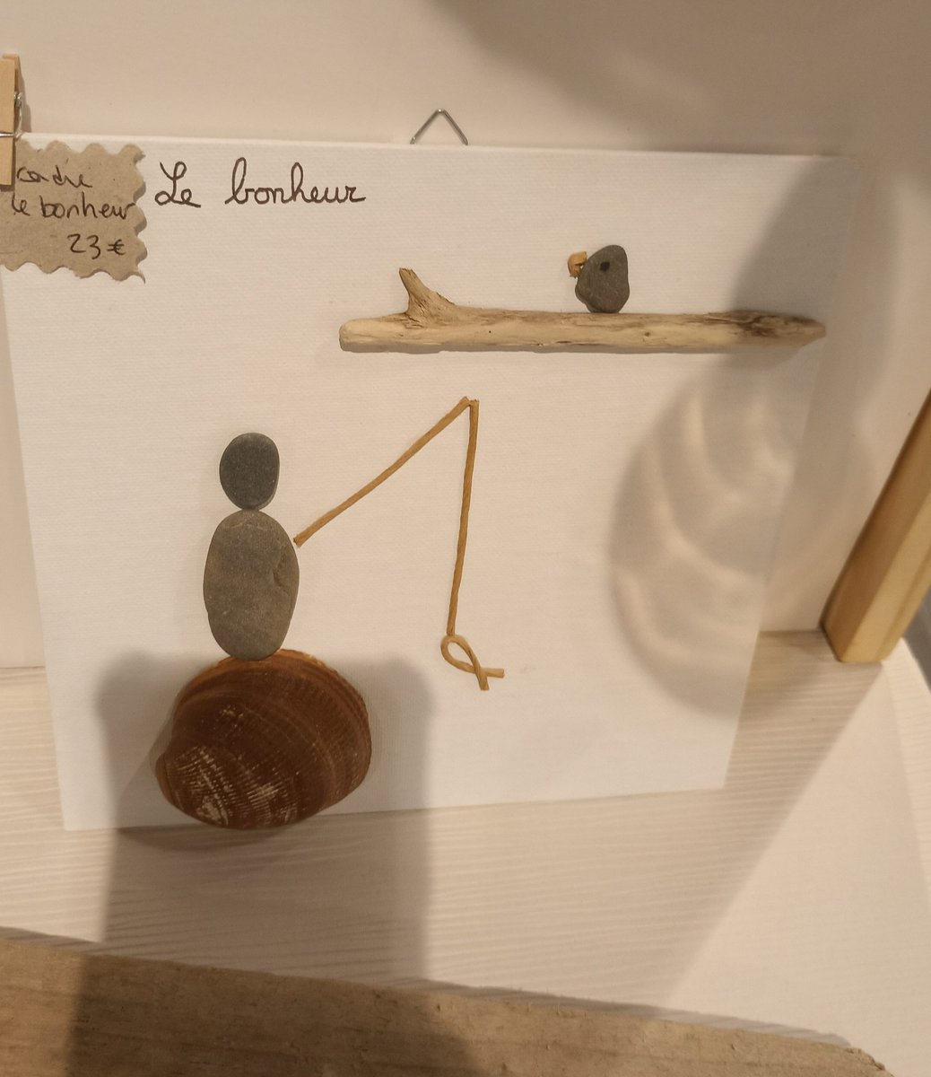 BRETZEL12's tweet photo. Donc résumons....1 coquillage, 3 galets et un bout de bois...23€.
Moi je dis chapeau l'artiste si t'arrives à vendre ça !!! 😂
#Artiste #artcreatif https://t.co/WWn0P538UU