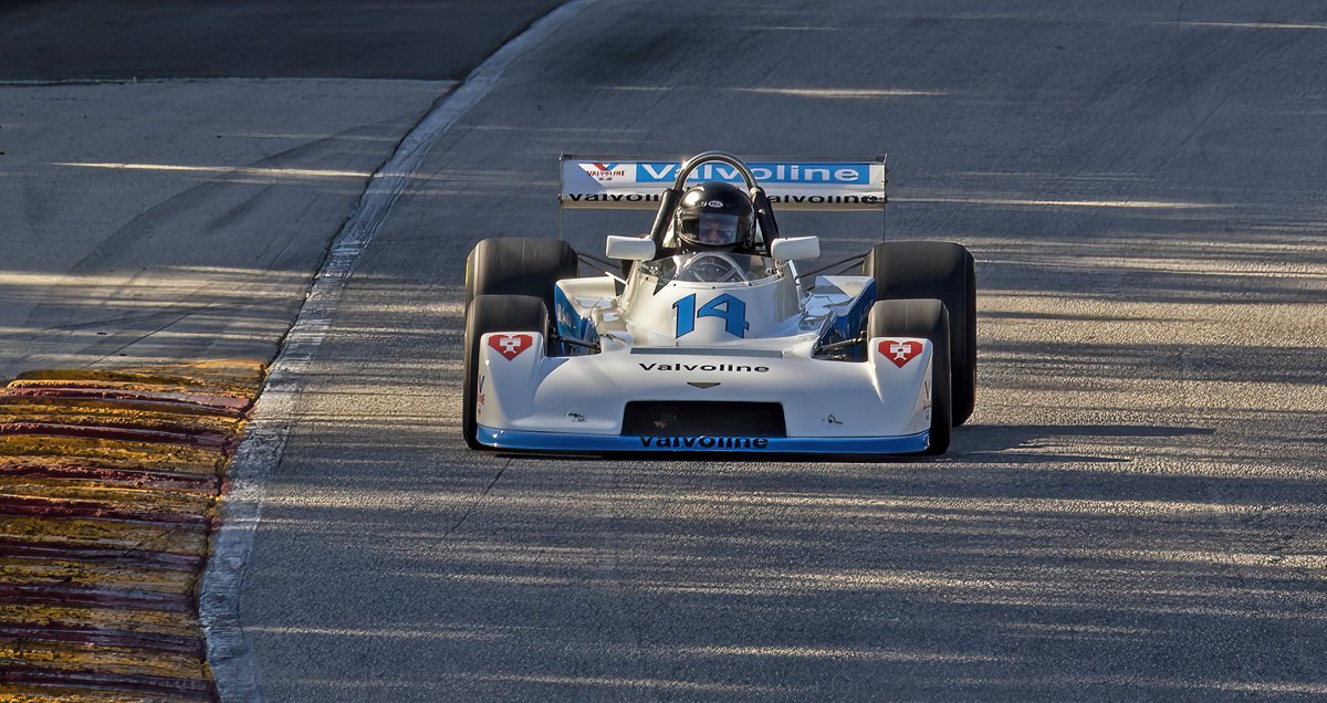 Officialmkmoore's tweet photo. "Morning shadows".#vscda, @roadamerica https://t.co/hxhk6a5EJd