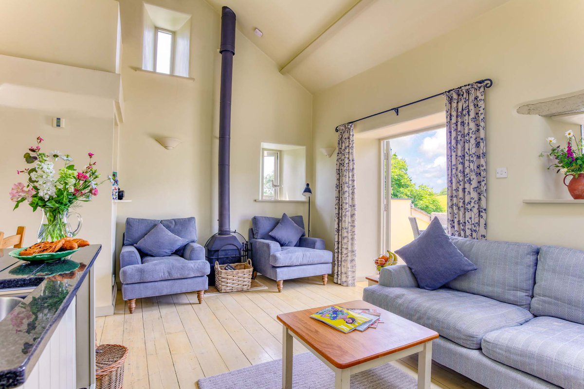 TheHolidayCots's tweet photo. There are some great deals on offer @gitcombe throughout September. Please visit the owner's website for more information.
🛌Sleeps 1-13
https://t.co/JMu5scYvjO
#Cornworthy #Totnes #SouthDevon #HolidayCottages #SeptemberDates #Deals #Competitive #Estate #Luxurious https://t.co/ddhDuw1BPC